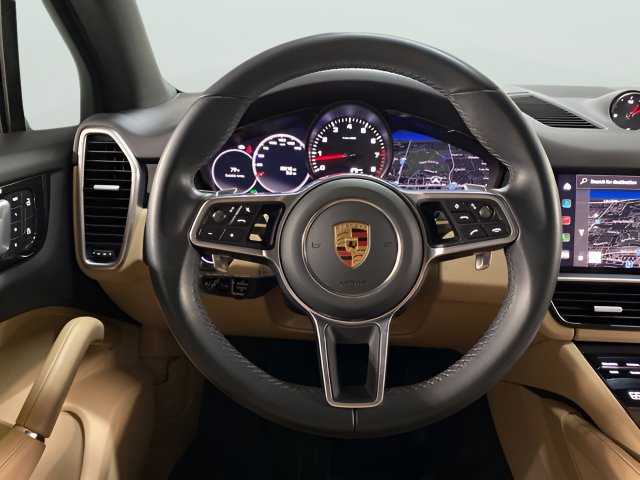 Used 2023 Porsche Cayenne AWD/4WD image 12