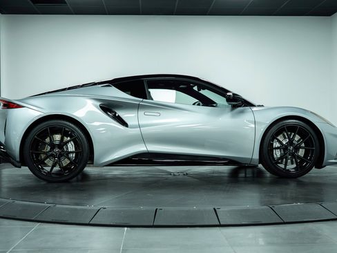 New 2026 Lotus Emira SE image 5