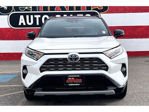 Used 2020 Toyota RAV4 XSE image 3