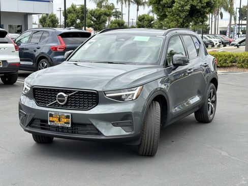 New 2026 Volvo XC40 B5 Core w/ Climate Package AWD/4WD image 3