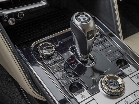 New 2026 Bentley Flying Spur Plug-In Hybrid image 30