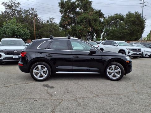 Used 2020 Audi Q5 2.0T Premium w/ Convenience Package AWD/4WD image 3