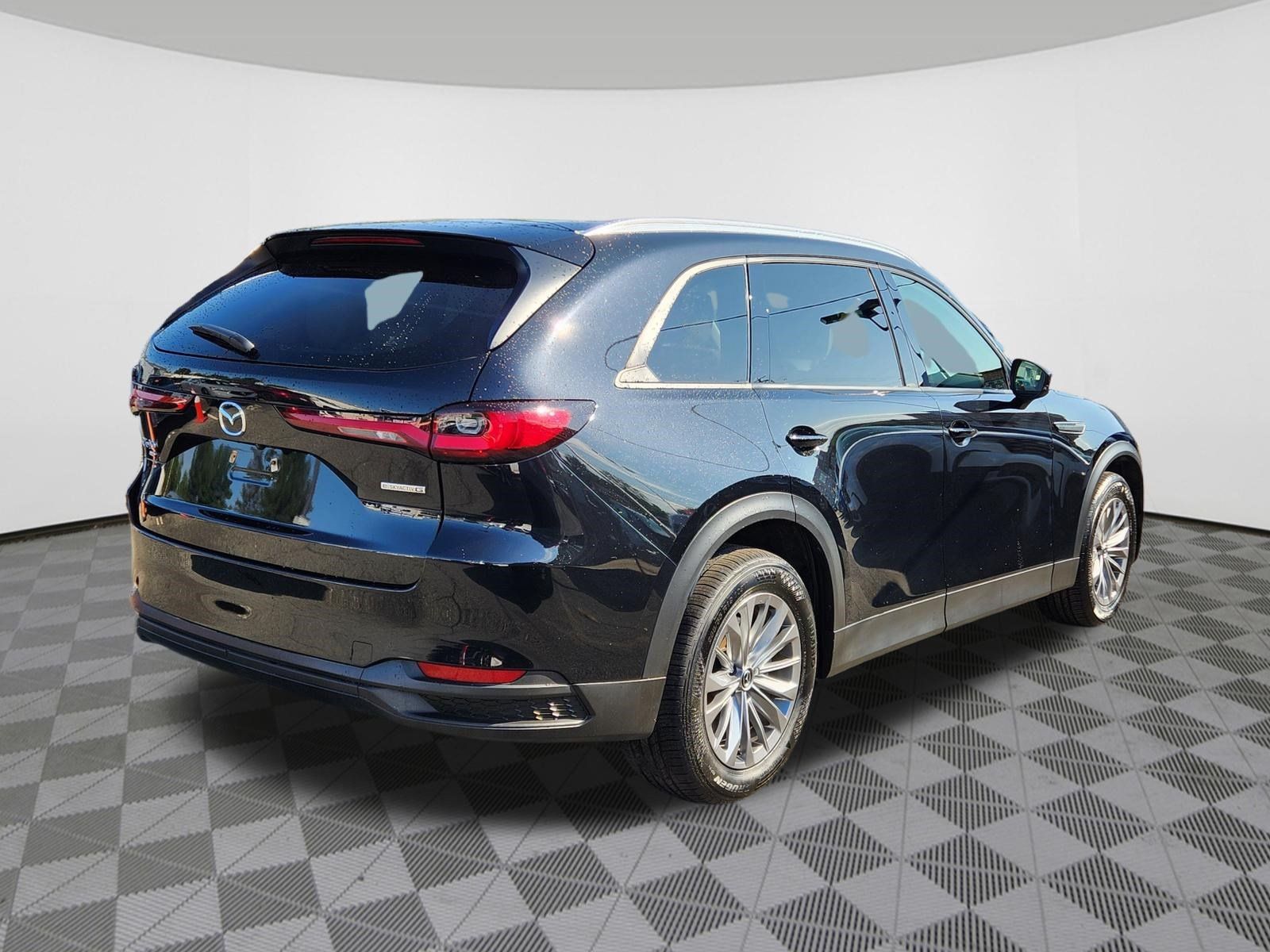 Certified 2024 MAZDA CX-90 3.3 Turbo w/ Preferred Plus AWD/4WD image 4