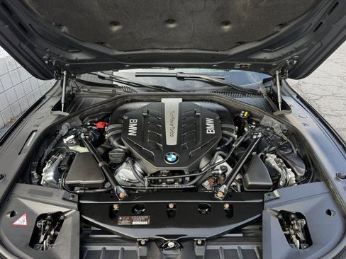 Used 2015 BMW 750Li xDrive xDrive w/ M Sport Edition image 5