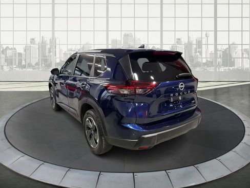 Used 2025 Nissan Rogue SV image 5