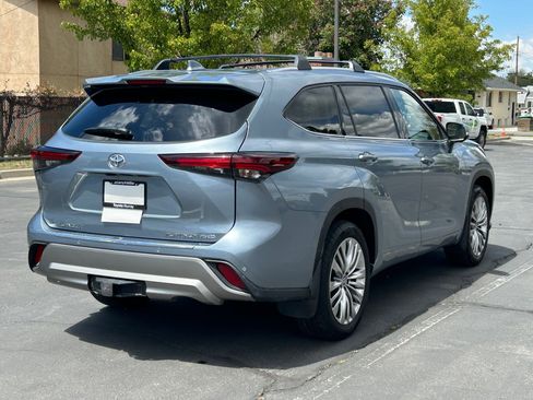 New 2024 Toyota Highlander Platinum AWD/4WD image 5