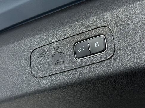 New 2026 Lincoln Aviator AWD image 17