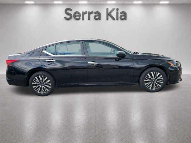 Used 2025 Nissan Altima 2.5 SV FWD image 6