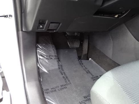 Certified 2025 Toyota RAV4 LE AWD/4WD image 16