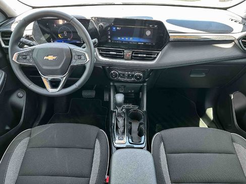Used 2026 Chevrolet TrailBlazer LT w/ Convenience Package FWD image 11