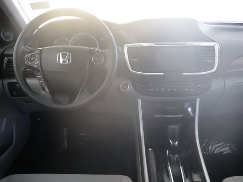 Used 2016 Honda Accord EX image 2