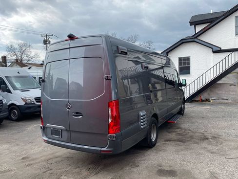 Used 2022 Mercedes-Benz Sprinter 4500 image 6