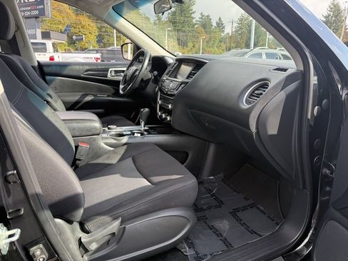 Used 2020 Nissan Pathfinder SV image 30