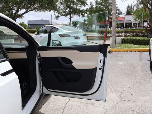 Used 2023 Tesla Model X AWD/4WD image 22