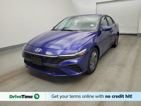 Used 2024 Hyundai Elantra SEL image 1