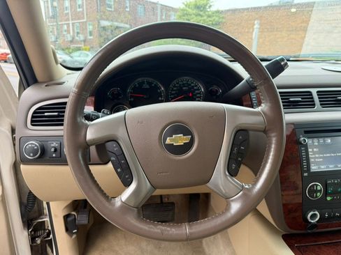 Used 2014 Chevrolet Tahoe LTZ image 16