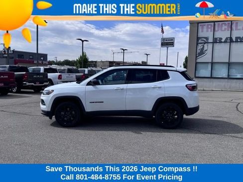 Used 2026 Jeep Compass Latitude AWD/4WD image 2