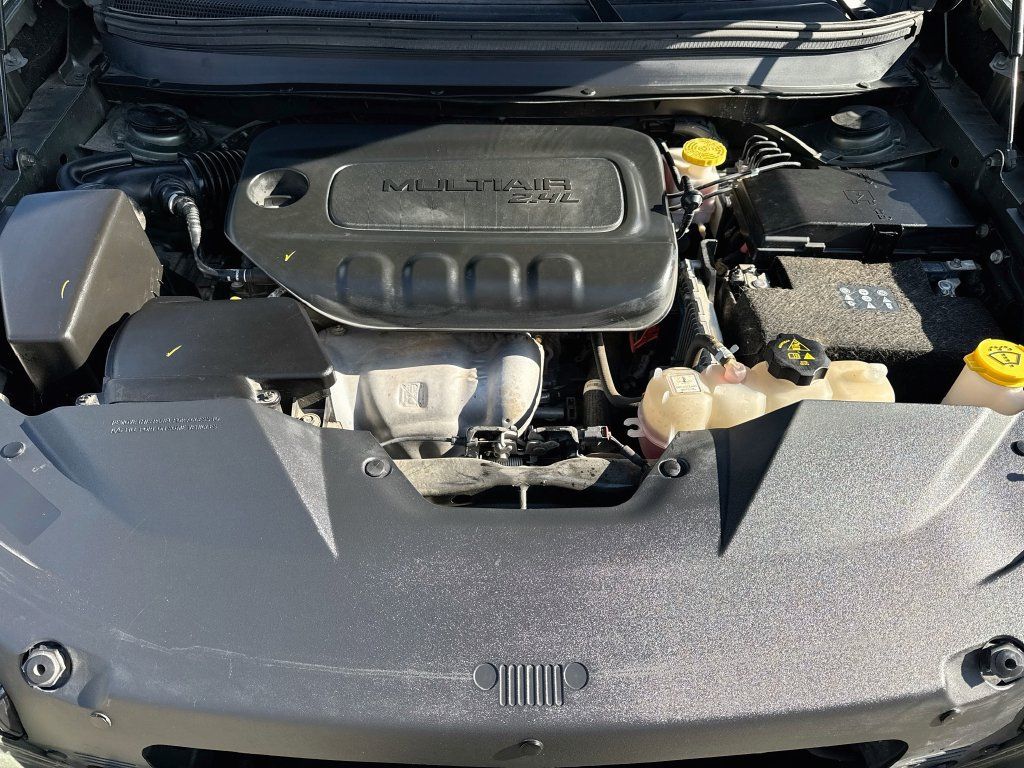 Used 2020 Jeep Cherokee Latitude FWD image 36
