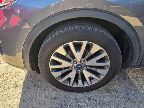 Used 2021 Ford Escape Titanium AWD/4WD image 3