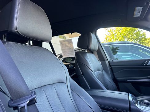 Used 2020 BMW X5 M50i AWD/4WD image 32