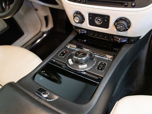 Used 2014 Rolls-Royce Ghost image 28