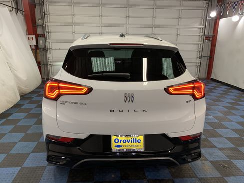 Used 2024 Buick Encore GX Sport Touring image 4