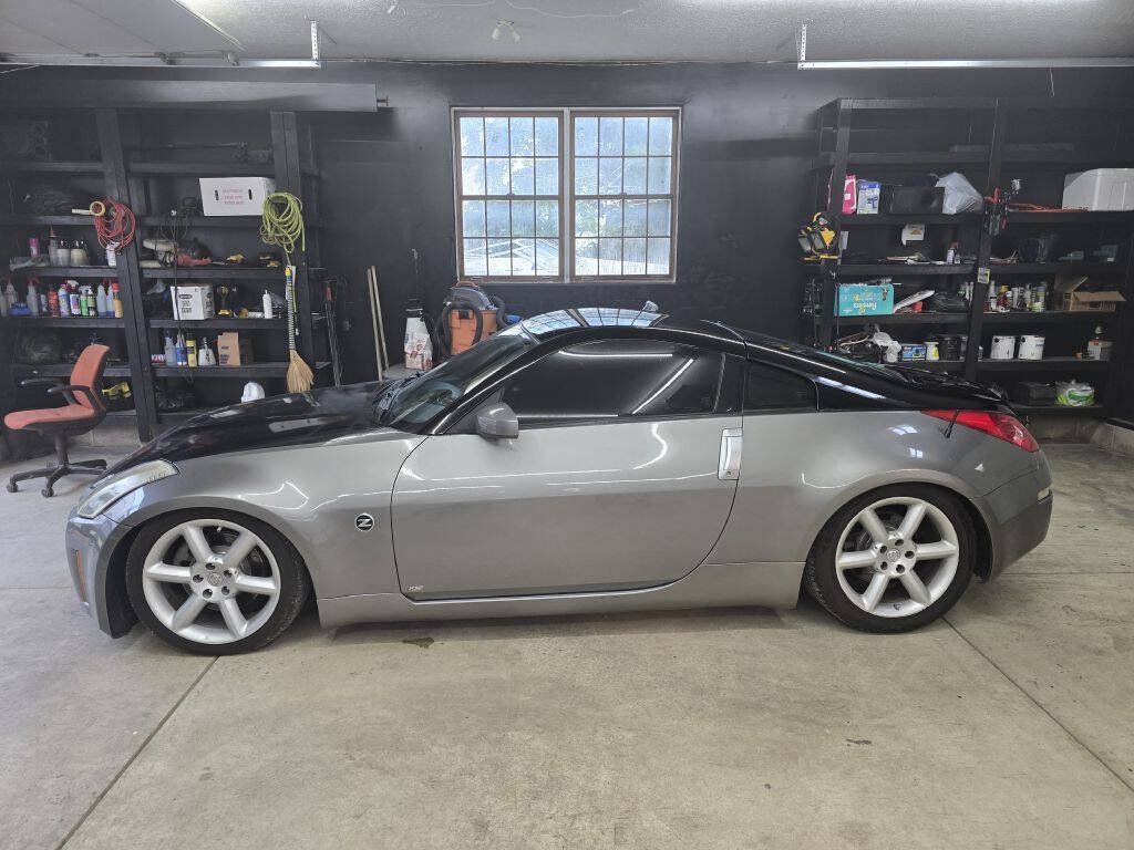 Used 2007 Nissan 350Z Touring w/ Cargo Convenience Pkg RWD image 2