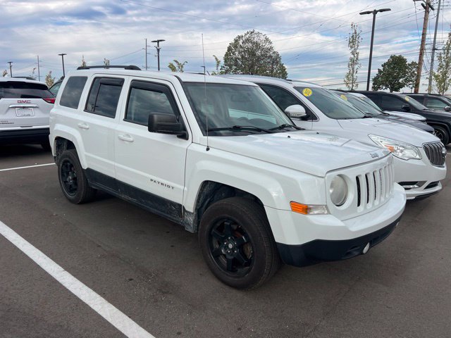 Used 2014 Jeep Patriot Latitude FWD image 3