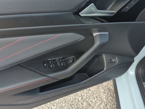 Used 2025 Volkswagen Jetta GLI Autobahn FWD image 19