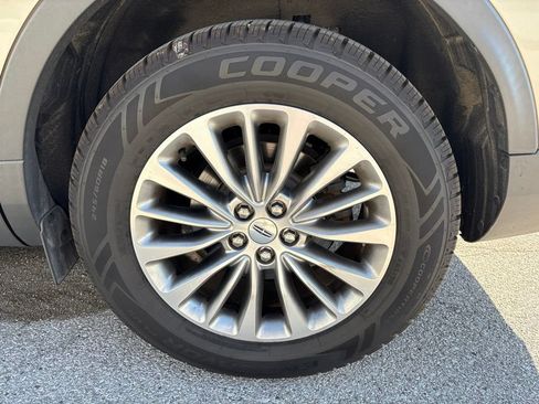 Used 2018 Lincoln MKX Select w/ Lincoln MKX Climate Package AWD/4WD image 22