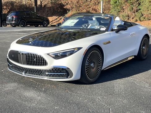 New 2026 Mercedes-Benz Maybach SL 680 image 2