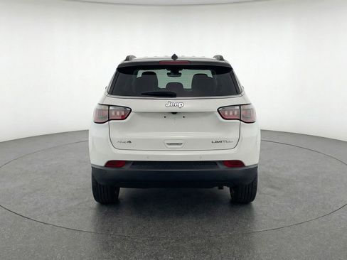 Used 2025 Jeep Compass Limited image 7