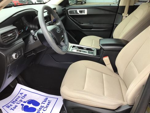Used 2021 Ford Explorer 2WD image 3