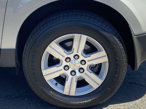 Used 2011 Chevrolet Traverse LT w/ Personal Connectivity Package FWD image 28
