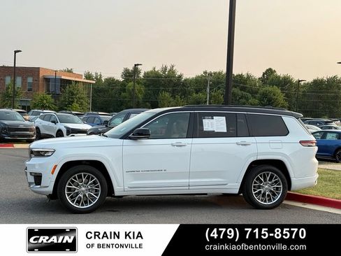 Used 2025 Jeep Grand Cherokee L Summit w/ Luxury Tech Group V AWD/4WD image 4