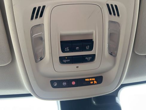 Used 2023 Buick Envision Essence w/ Sport Touring Package image 28