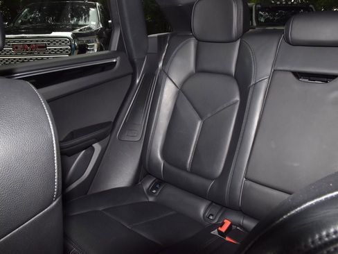 Used 2020 Porsche Macan AWD/4WD image 19