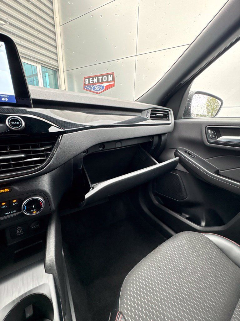 Used 2025 Ford Escape ST-Line FWD image 26