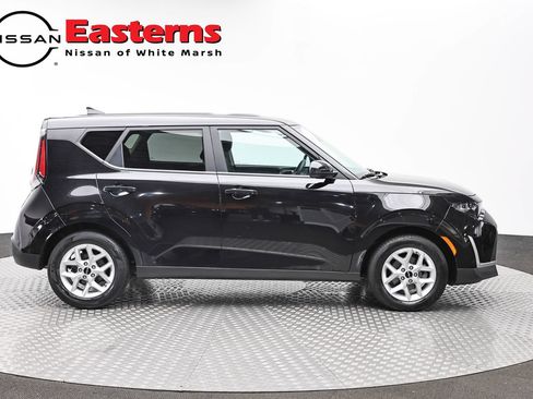 Used 2025 Kia Soul LX w/ LX Technology Package FWD image 4