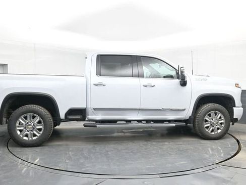 New 2026 Chevrolet Silverado 2500 High Country w/ High Country Premium Package AWD/4WD image 15