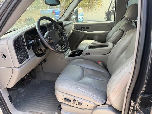 Used 2004 GMC Sierra 2500 SLT w/ Heavy-Duty Power Package AWD/4WD image 20
