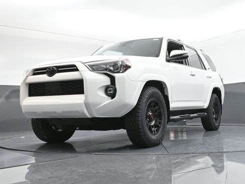 Used 2023 Toyota 4Runner SR5 Premium image 22