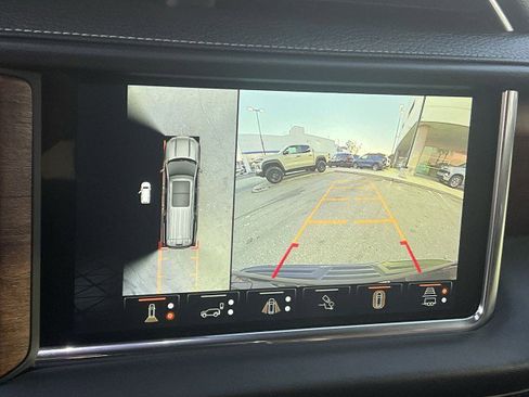 Used 2024 GMC Yukon XL Denali Ultimate image 15