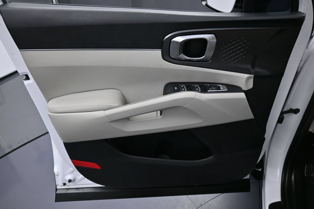 Used 2024 Kia Sorento S w/ Panoramic Sunroof Package FWD image 13