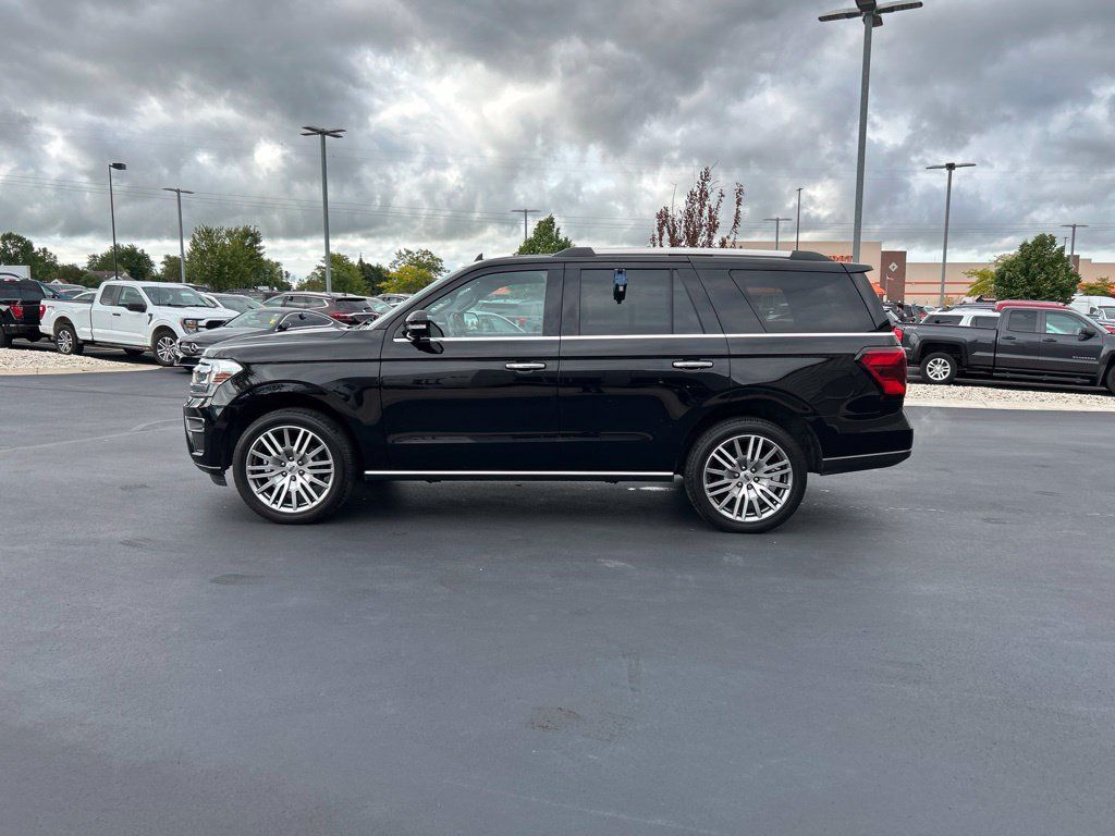 Used 2024 Ford Expedition Limited AWD/4WD image 9