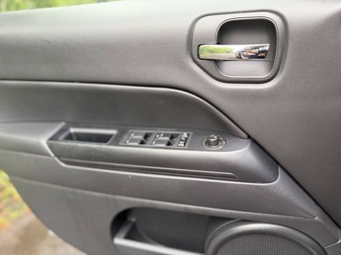 Used 2016 Jeep Patriot Sport w/ Power Value Group FWD image 19