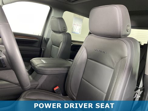 Used 2025 GMC Sierra 2500 Denali w/ Snow Plow Prep/Camper Package image 18