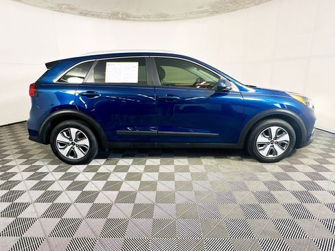 Used 2022 Kia Niro LX FWD image 2