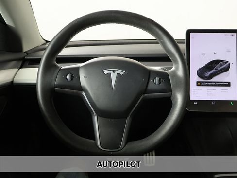 Used 2023 Tesla Model 3 Performance image 3