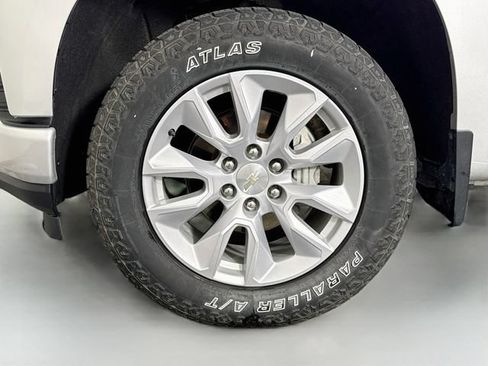 Used 2022 Chevrolet Silverado 1500 Custom w/ Safety Confidence Package AWD/4WD image 28